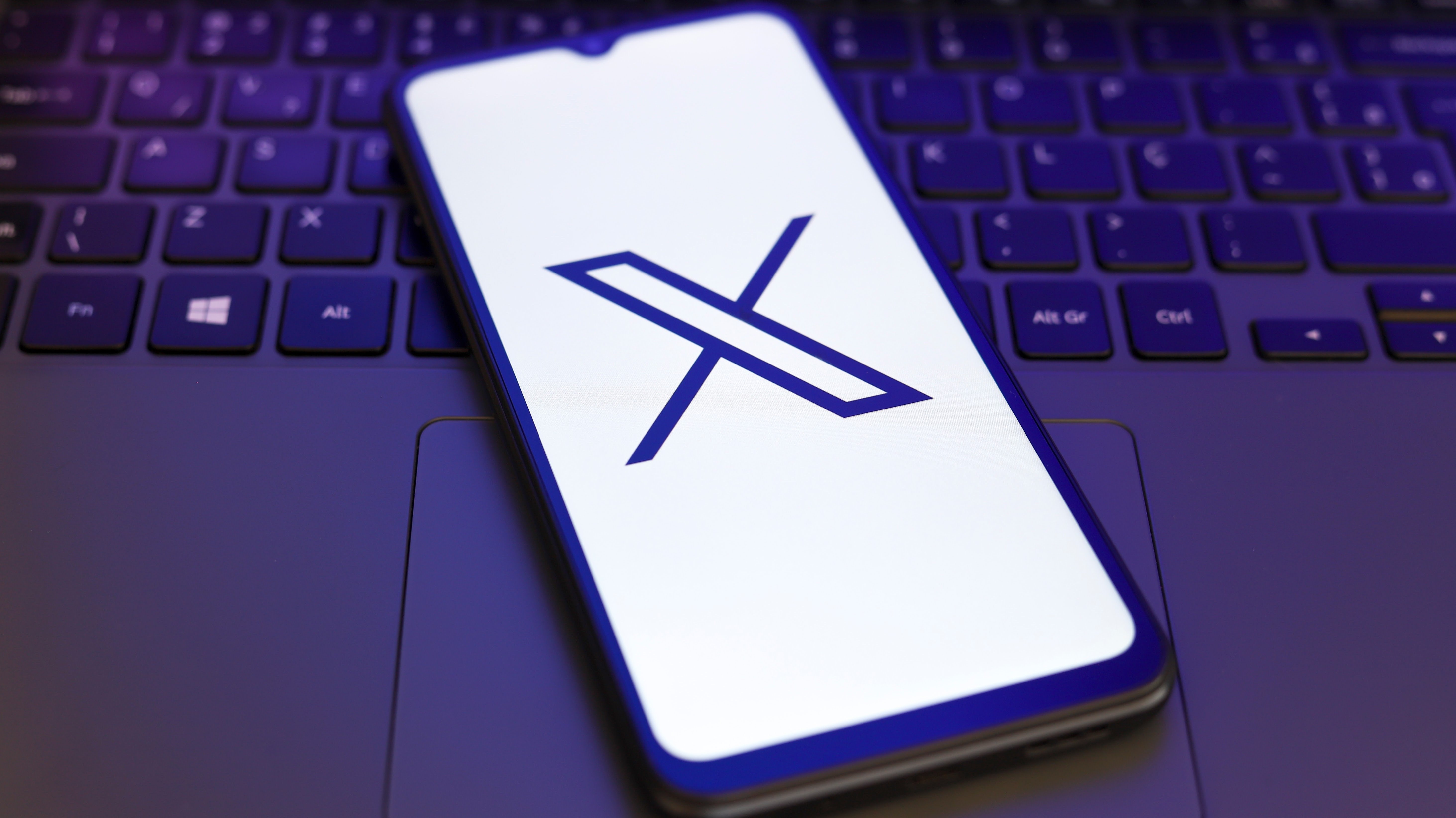 X平台推出AI社区笔记编写器