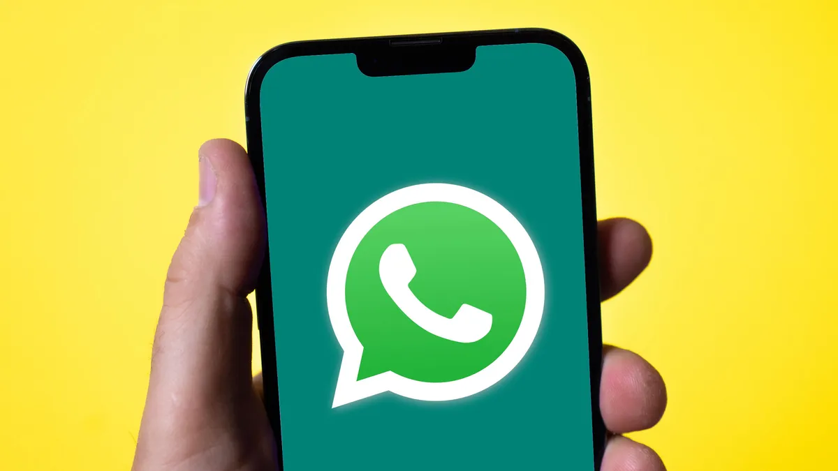 WhatsApp推出群聊角色标签和文字贴纸
