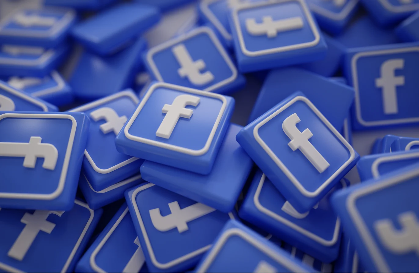 2025年社交网络格局观察：Facebook注册用户突破10亿，全球平台发展趋势全面解读