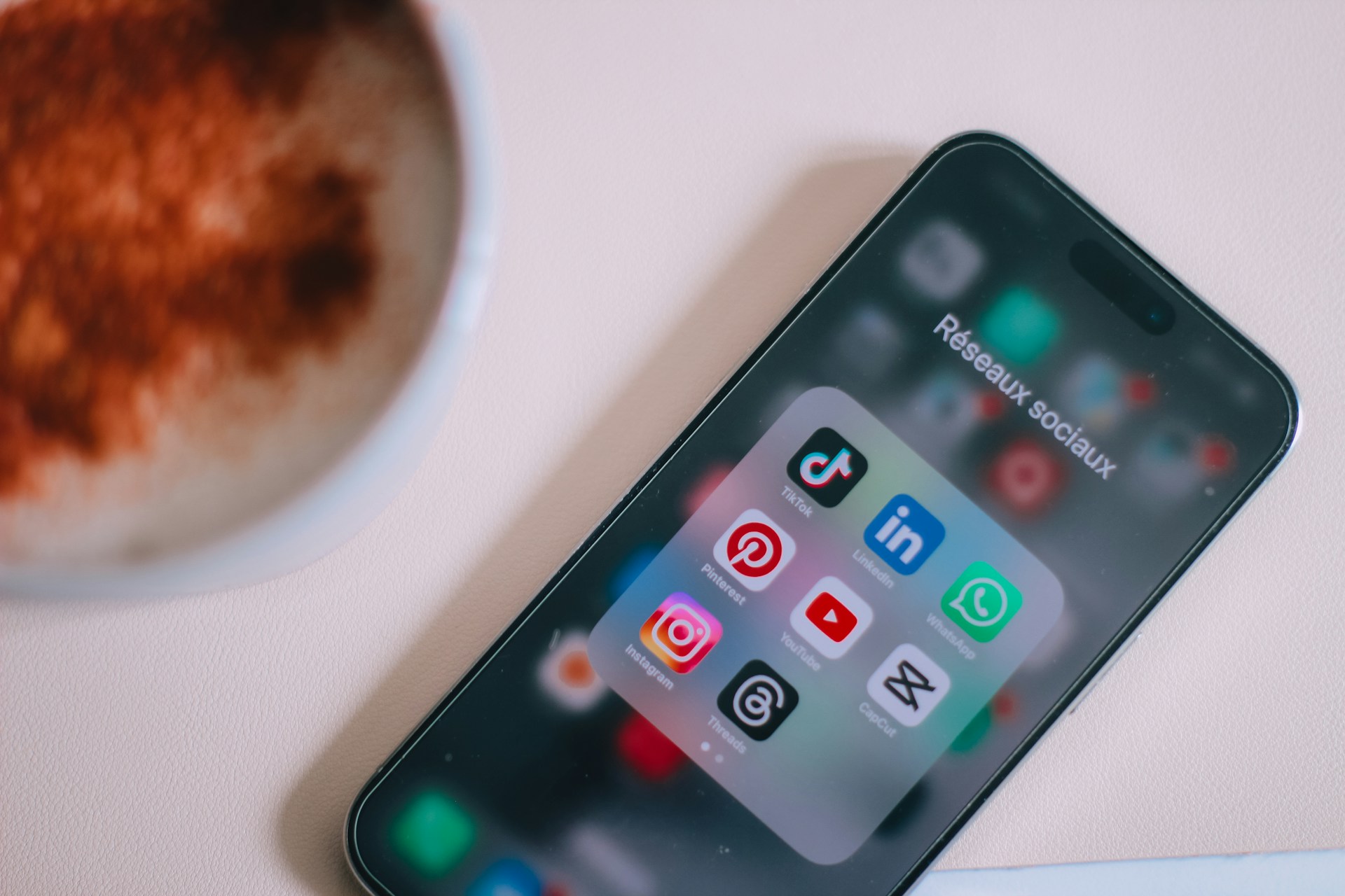 TikTok 广告账号被封后，余额如何转出？