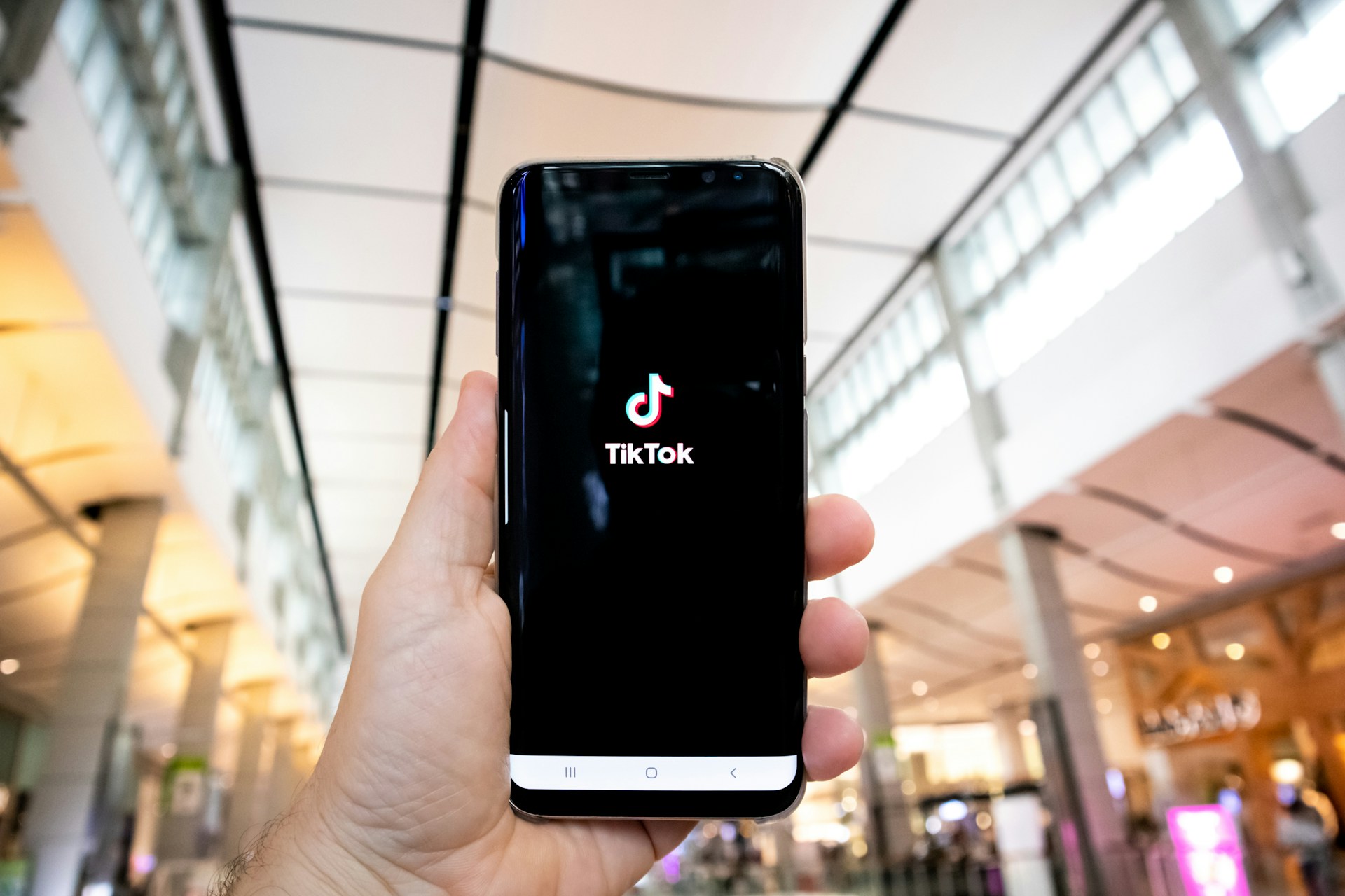 不同品类商品在 TikTok 投放广告时如何选择合适广告形式