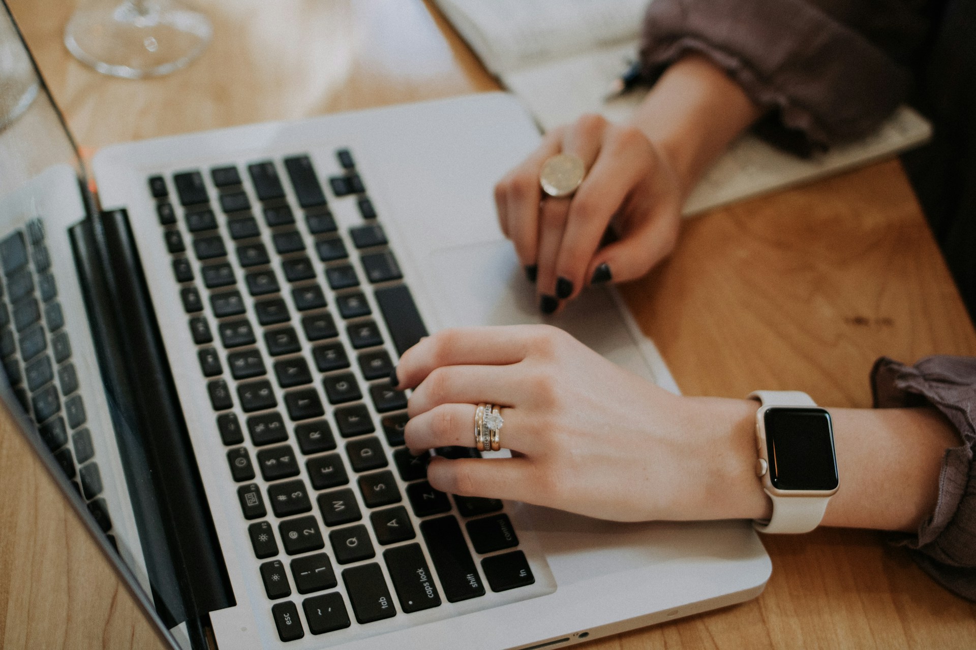 The Complete Guide to Outsourcing for E-Commerce Brands and Agencies