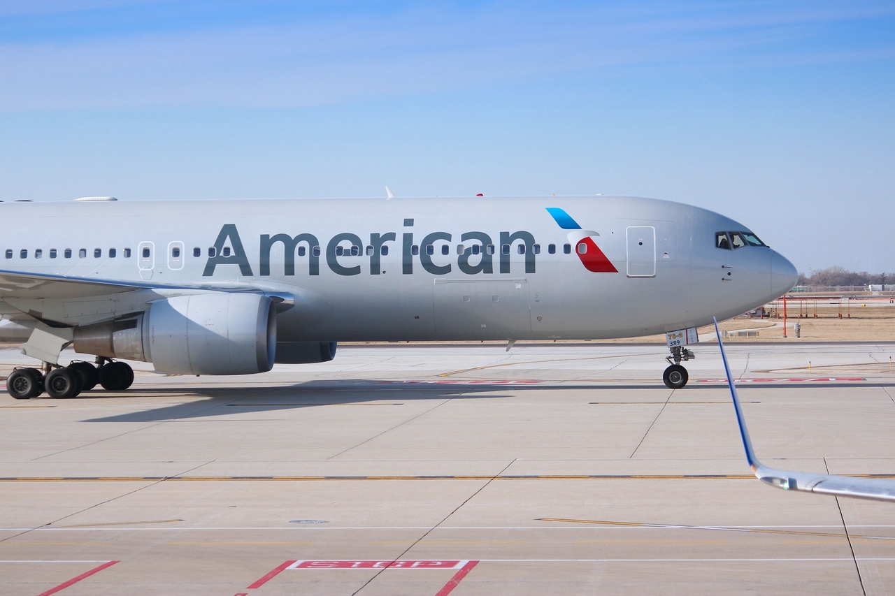 American Airlines 支持哪些虚拟卡？