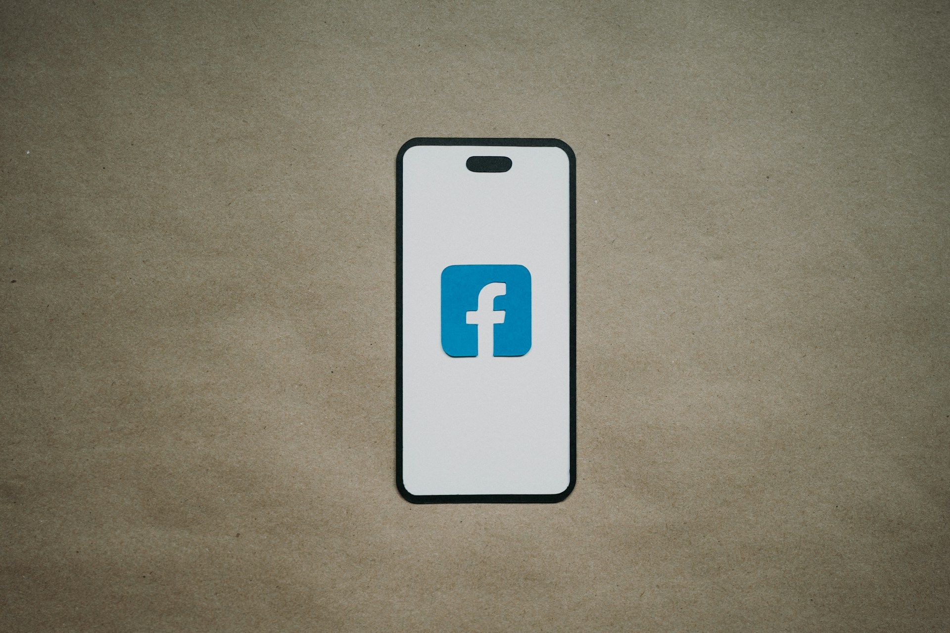 Facebook 广告过审难？